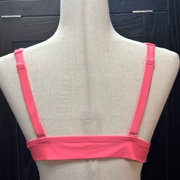 Aerie hot pink bikini top, size L - Picture 3 of 7